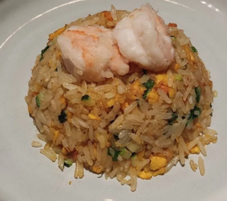 Riso saltato con gamberi