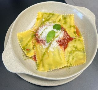RAVIOLI REQUEIJAO ESPINAFRE