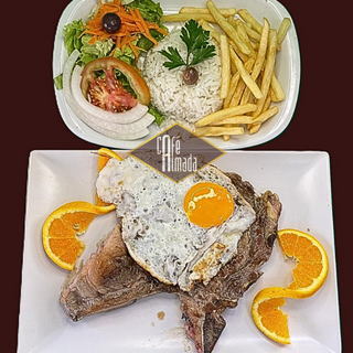 Costeleta de Vitela com arroz, batata, salada e ovo 