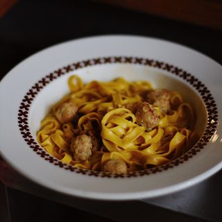 Вершкова паста з мітболами