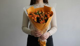 ნარინჯისფერი სპრეი ვარდები