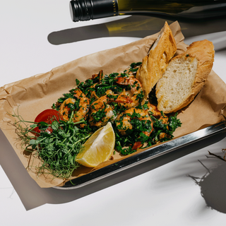 Креветки з зеленню та часником (180г)