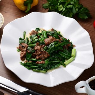 Баранина с зеленым луком