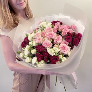 შერეული თაიგული სპრეი ვარდებით 1213