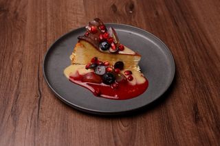 Cheesecake clasic cu sos de caramel sărat