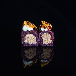 331. Ura Black Salmón Cocido (8 Uds.)