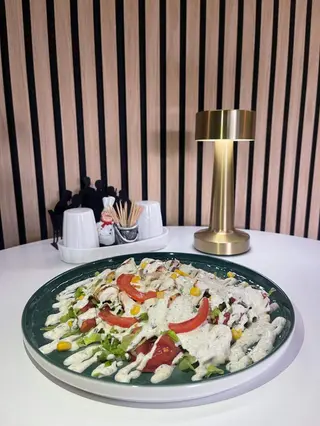Burger salata