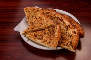 Lipie cu mozzarella, oregano si usturoi