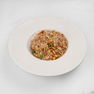 Zapečena riža s jajima i povrćem