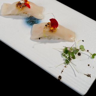 niguiri pez mantequilla con salsa trufa (2un)