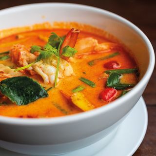 Sopa tom yum (Personal)