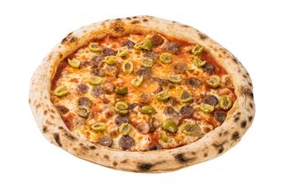 пицца с колбасками и оливками