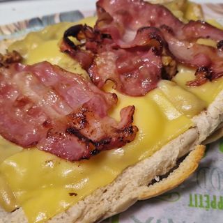 Pepito de Carne, bacón y queso 30cm