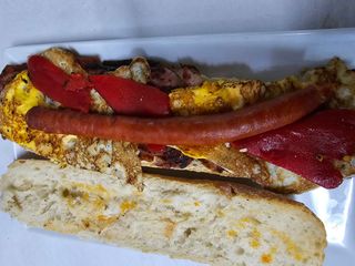 18.- Bocadillo De Bacón, Piquillos Con Chistorra Y Huevo