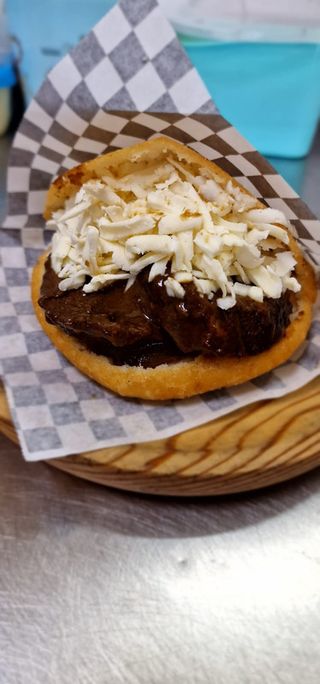 Arepa De Asado Negro