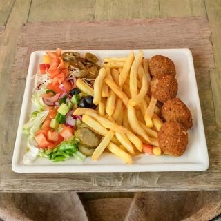 Talerz kebab z falafelem