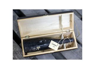 \Сухиндол\" Тамянка 1958 Г  Бяло Вино + Кутия 0.75Л"