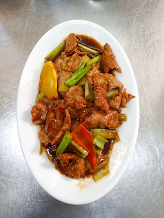 70. Vitello con zenzero e cipolle