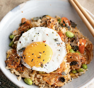 Arroz con huevo frito