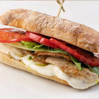 Панини с курицей и моцареллой