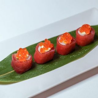Hana maki tuna