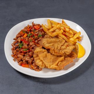 Bečki odrezak s pomfritom i zapečeni grah