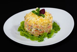 Салат «Оливье»/ Salată Olivie