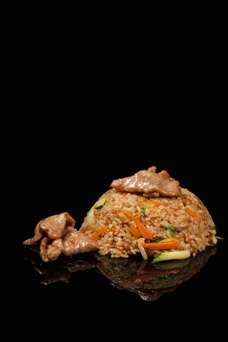 148 RISO SALTATO CON MANZO