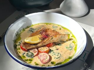 Філе червоного окуня у вершково-шпинатному  соусі (300g)