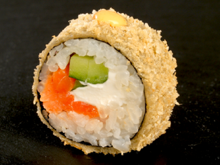 Філадельфія в темпурі з лососем рол