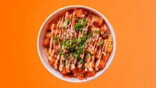 Frytki ze smażonym tofu