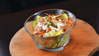 Salata sa pilećim mesom