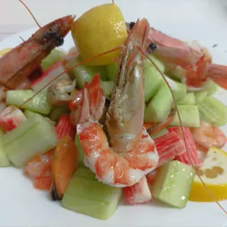 7. Салата от морски деликатеси (500гр)