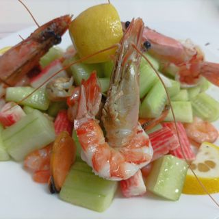 7. Салата от морски деликатеси (500гр)