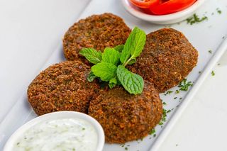 4 Falafel