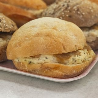 Mollete De Pollo Con Guacamole