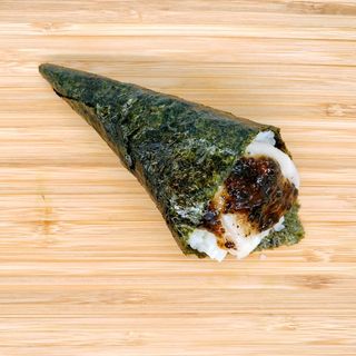 Temaki de pez mantequilla con trufa