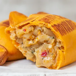 Empanada de tomate seco y provolone