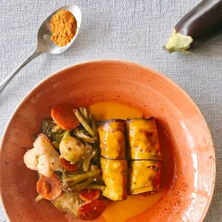 Canelones Low Carb de Beringela recheados c/ carne de Vaca Molho Curcuma (a partir das 12h00)