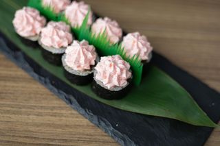 Hosomaki węgorz imperator