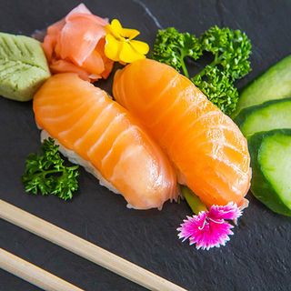 Nigiri De Salmón (2 Uds.)