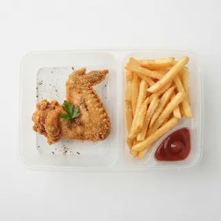 Chicken Wings with Chips