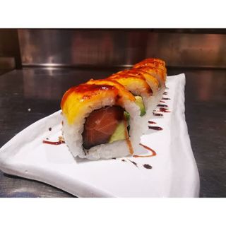 54. Salmón Cheddar Roll (8 Pzs.)