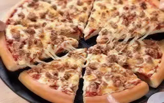 Pizza Bolognaise