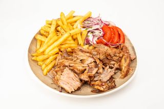 Giros pileći velika porcija sa pitom