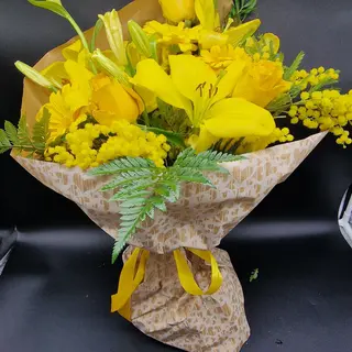 Mazzo di fiori tutto giallo 