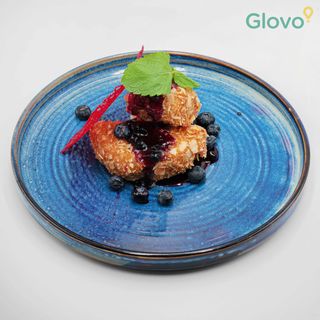 Бри сирене с бадемова коричка