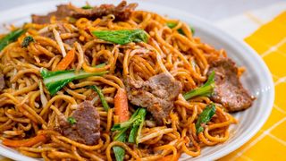 Noodles cu legume mix si porumb hey