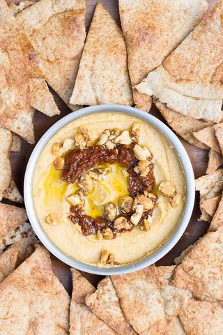 Nachos & hummus
