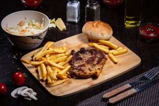 Meniu ceafa de porc la gratar